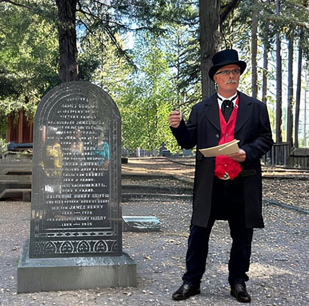Annual Redwood Memorial Gardens Cemetery Tour